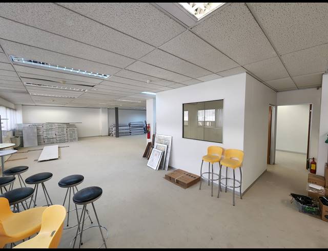 324M² OFFICE TO LET IN PINELANDS